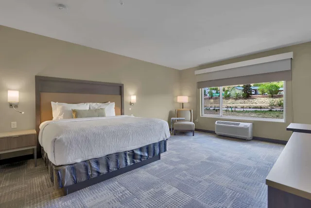 جناح بسرير كينج لذوي الإعاقة، Best Western Plus Executive Residency Fillmore Inn 1/3