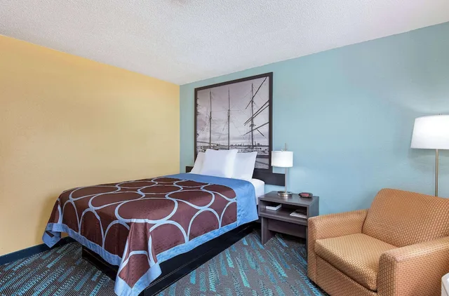 غرفة بسرير كوين لذوي الإعاقة، Super 8 by Wyndham Somerset 4/7