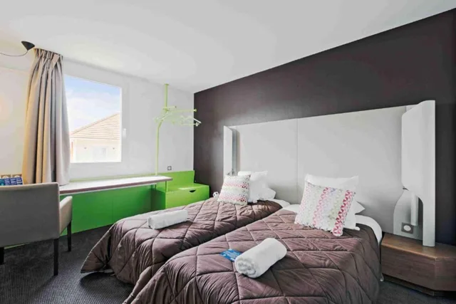 Next Generation, 3 Beds، Hotel Restaurant Campanile Roissy Le Mesnil-Amelot 4/9