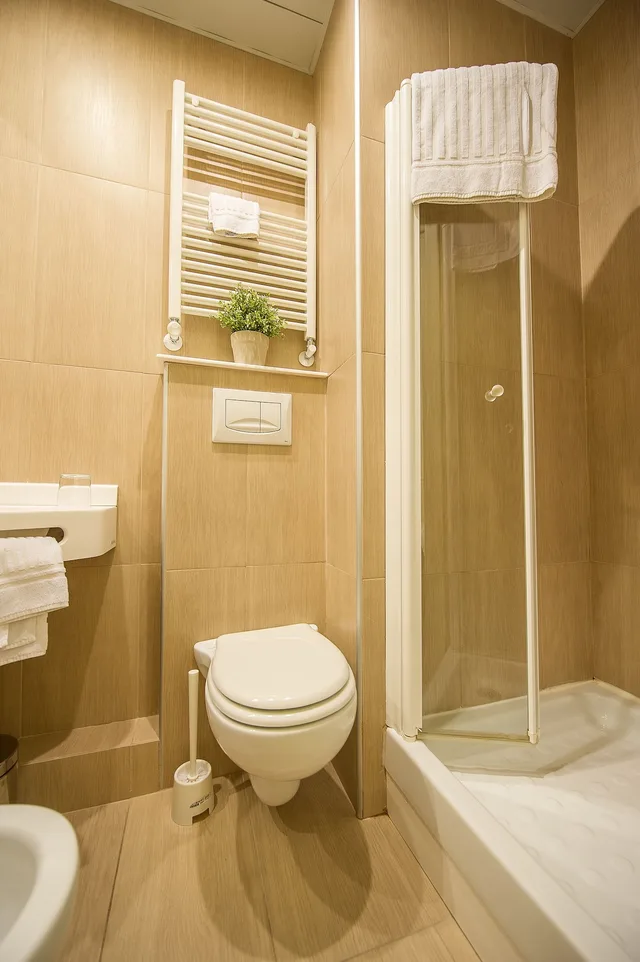 غرفة كومفورت بسرير كينج، Torino Hotel 5/5