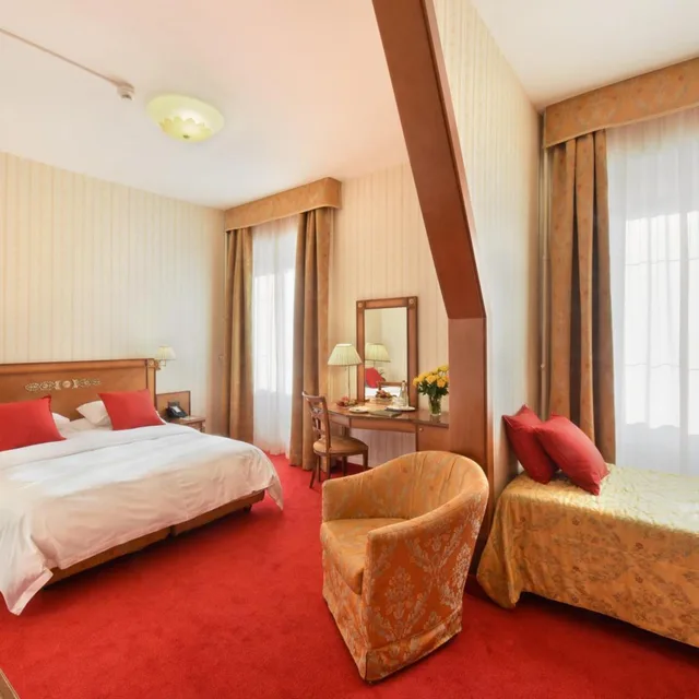 Standard, Triple, Single Bed, City View, GOLF HOTEL RENE CAPT 1/4