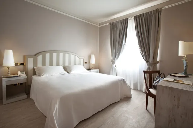 غرفة كلاسيكية بسريرين منفصلين، Grand Hotel Baia Verde 3/3