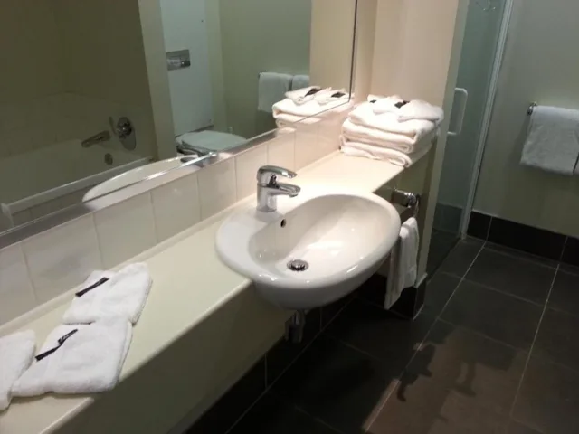 غرفة سوبيريور بسرير كوين وسرير فردي، Garden Hotel Christchurch 7/8