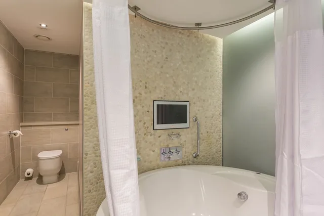 جناح جونيور بسرير مزدوج، Le Monde Hotel 3/3