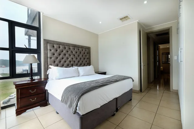 2 Bedrooms, Deluxe, Apartment, Queen and Twin Beds, Beach Front, Harbour View، Point Waterfront 3/8