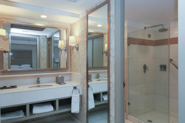 جناح جونيور، Barcelo Guadalajara 4/4