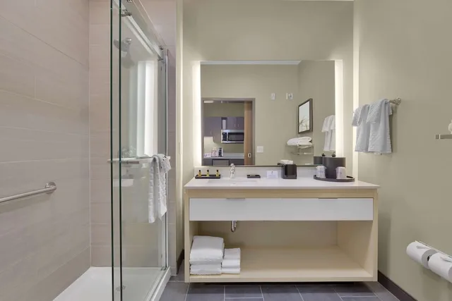 جناح بسرير كينج بمنطقة جلوس بمطبخ، Best Western Plus Executive Residency Fillmore Inn 2/2