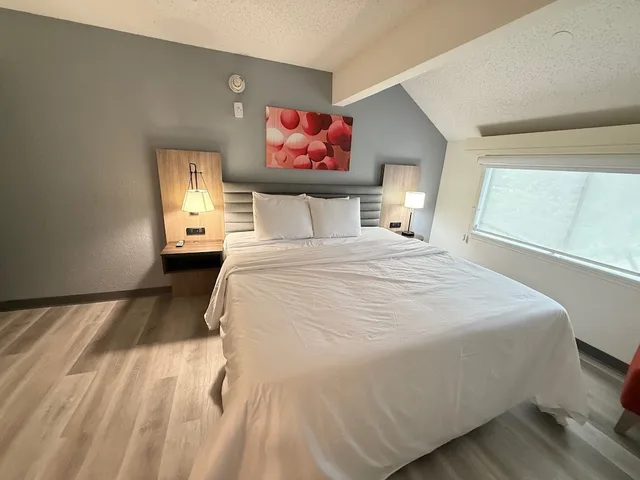 جناح استوديو بسرير كينج، Hawthorn Suites By Wyndham Tinton Falls 1/7