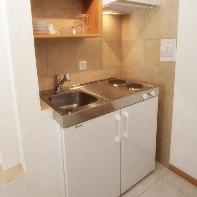 غرفة كبيرة بمطبخ صغير، Zermatt Budget Rooms 8/8