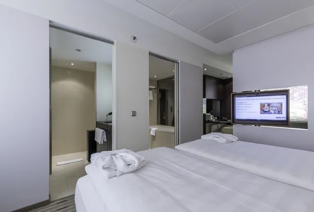 غرفة قياسية بسريرين منفصلين، Park Inn by Radisson Berlin Alexanderplatz 4/10