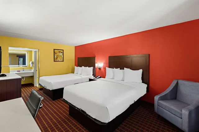 غرفة بسرير كينج لذوي الإعاقة، SureStay by Best Western Gulfport 1/4