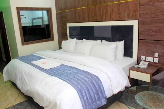 Deluxe, Suite, De Rembrandt Hotel Suites 1/1