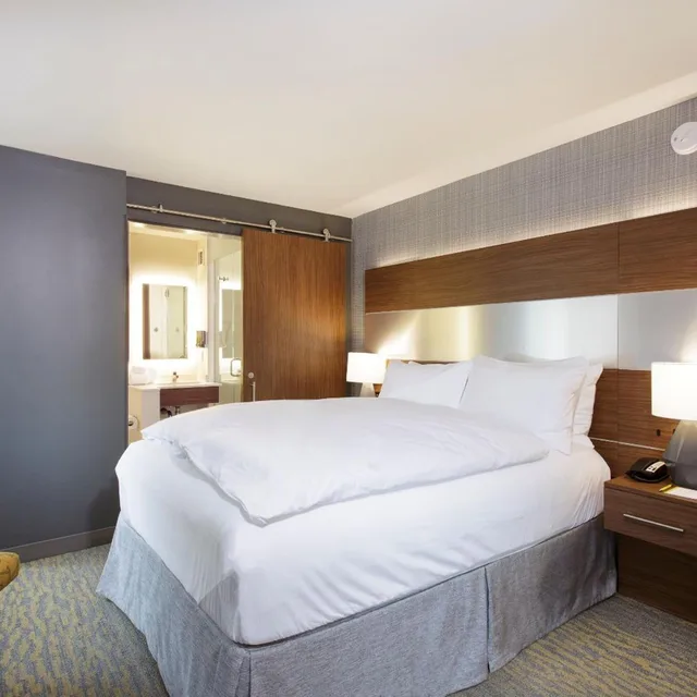 Z, King Bed, Queen Bed, Accessible، Hotel Z - Gaslamp San Diego 1/3