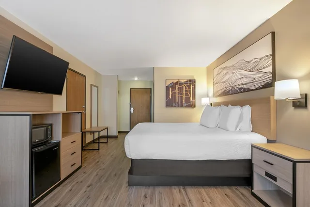 غرفة قياسية بسرير كينج، Best Western Plus Meridian 1/4