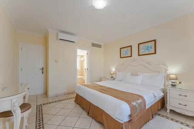غرفة سوبيريور بغرفتي نوم بجاكوزي، Flamingo Suites 3/10