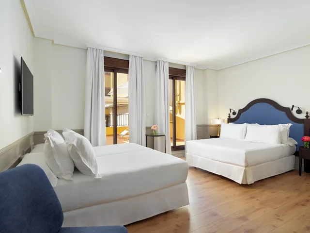 غرفة عائلية بسرير مزدوج، H10 Corregidor Boutique Hotel 2/3