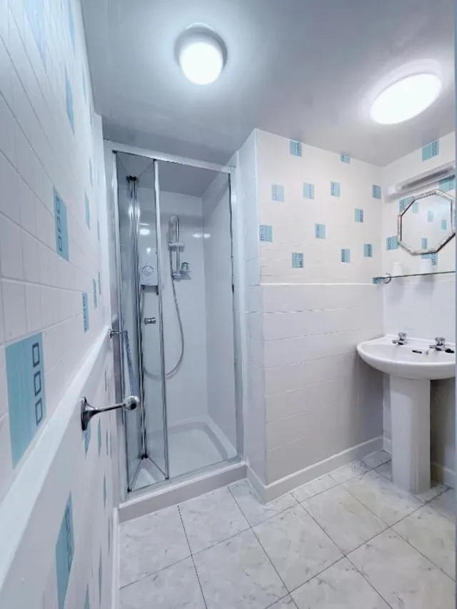 Superior Double Room, OYO Lily Hotel Blackpool 5/5