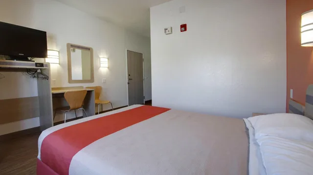 غرفة بسرير كوين، Motel6 Lehi, UT – Thanksgiving Point 3/4