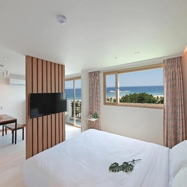 جناح بانورامي بسرير فردي بإطلالة على البحر يُسمح فيها بالحيوانات الأليفة، Ocean To You Resort Sokcho Seorak Beach Hotel And Condo 1/5