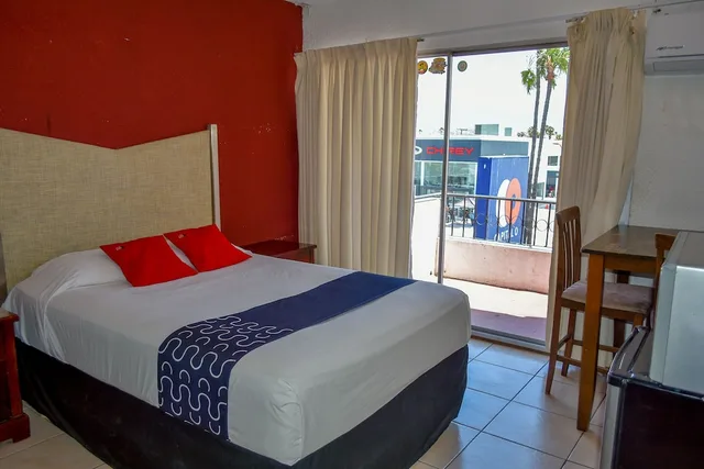 غرفة قياسية بسريرين مزدوجين بإطلالة على المدينة، Hotel Costa Ensenada 1/7