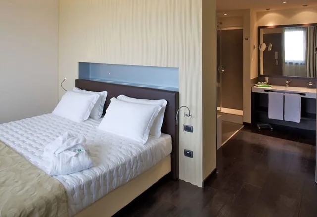 جناح رئاسي بسرير مزدوج مع أريكة، Grand Hotel Mattei 1/3