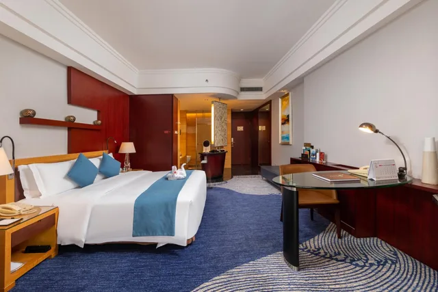 Macau, Superior, Queen Bed, Ocean View, Zhuhai Charming Holiday Hotel 4/6