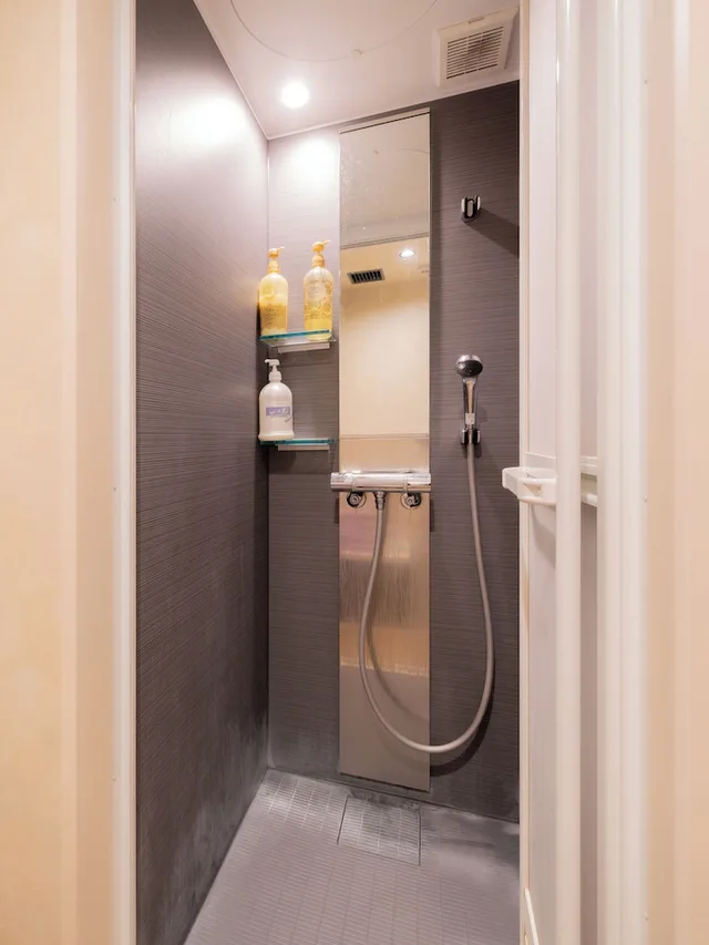 Capsule, New Deluxe، Capsule inn Osaka - Caters to Men 1/8