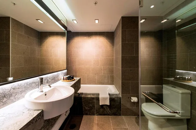 غرفة غراند ديلوكس بسرير مزدوج بإطلالة على البحر، The Grand by SkyCity 5/6