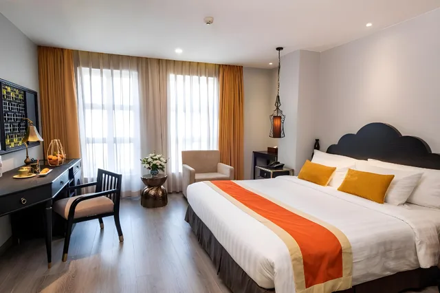 Room, Queen Bed, No Window، Sanouva Saigon Hotel 1/1