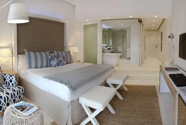 Premium, King Bed, Ocean View, Radisson Blu Azuri Resort and Spa 7/10
