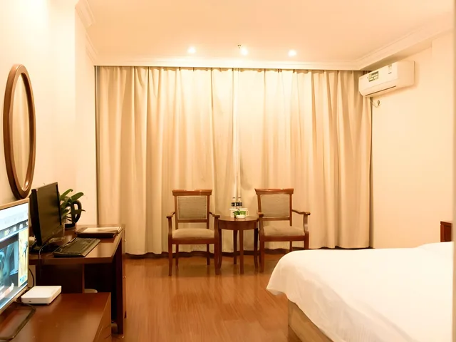 Business, Queen Bed, GreenTree Inn Yangzhou Yizheng East Zhenzhou Road Express Hotel 1/1