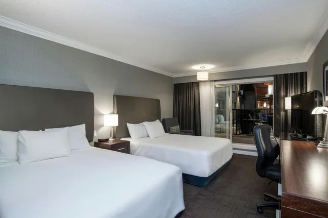 Standard, 2 Queen Beds, South Wing، Sandman Hotel Revelstoke 1/1
