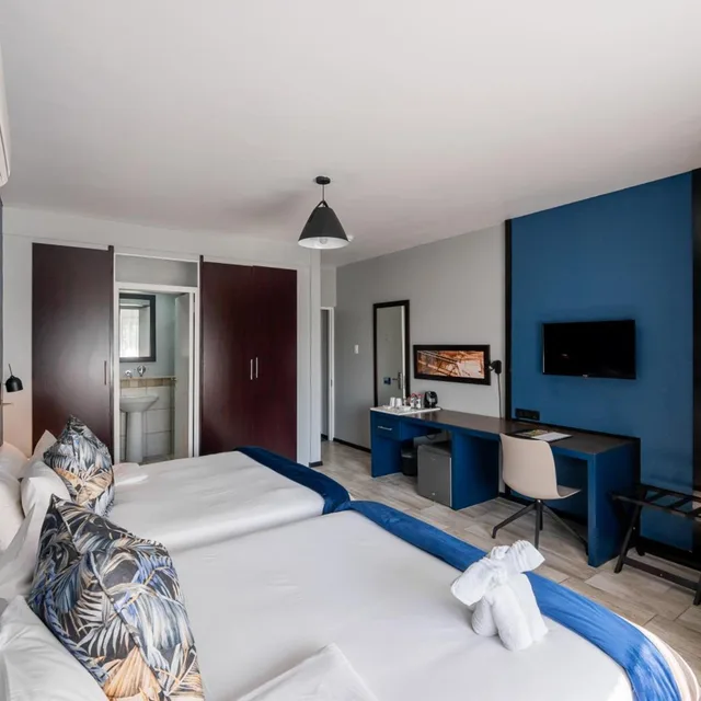 غرفة بسرير مزدوج أو سريرين منفصلين، Indaba Lodge Hotel Richards Bay 2/7