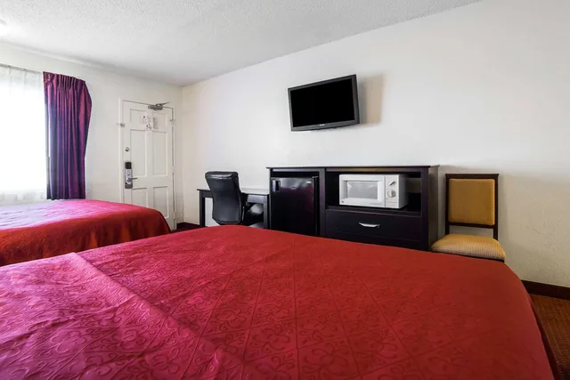 غرفة بسرير مزدوج، Rodeway Inn Kingman Route 66 3/3