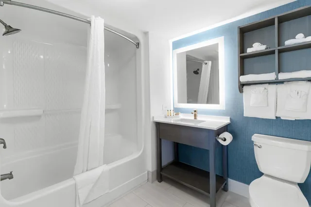 3 Bedrooms, Mariner, Condo, Deluxe, Ocean Front، Compass Cove Resort 10/10
