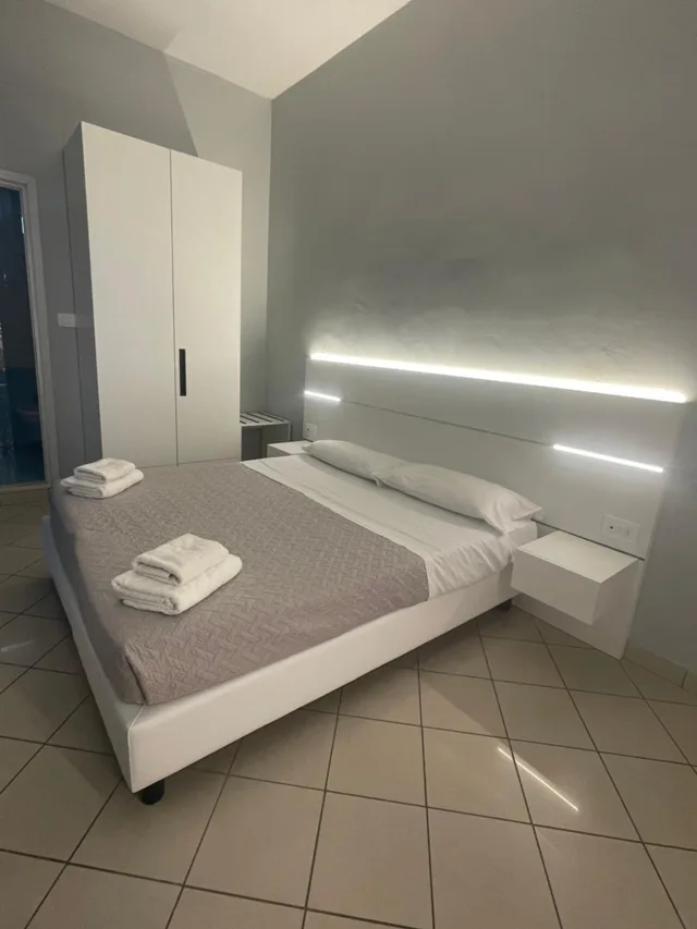 غرفة ديلوكس بسرير مزدوج أو سريرين منفصلين، Hotel Scarlet 1/2