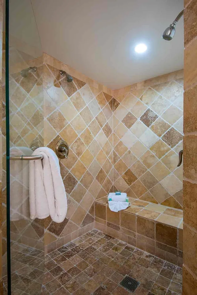 جناح سوبيريور، Hawks Cay Resort 4/4