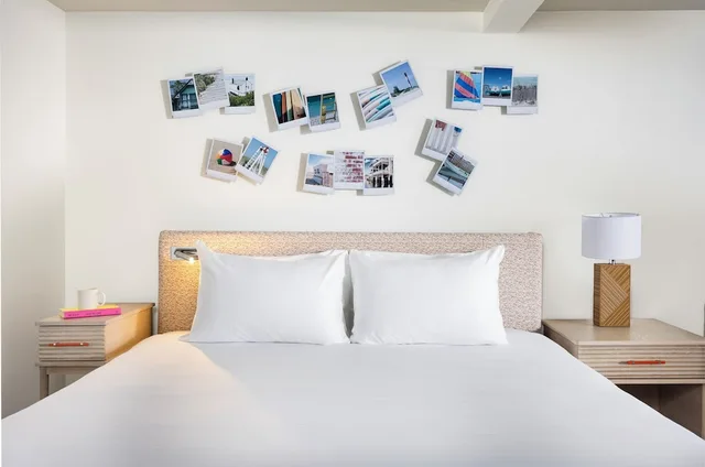 Cottage, Twin Beds, 2 Double Beds, 2 King Beds, 2 Bathrooms, Sofa، Red Jacket Beach Resort Spa 1/5