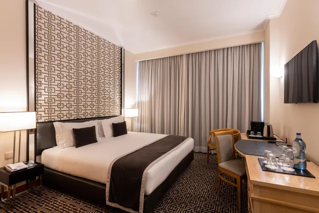 غرفة سوبيريور بسرير مزدوج أو سريرين منفصلين بإطلالة على المدينة، Hotel Mundial 5/7