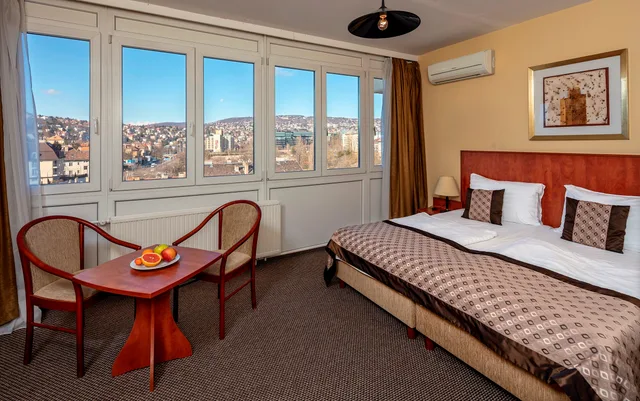 غرفة اقتصادية بسرير مزدوج، Hotel Charles 1/4