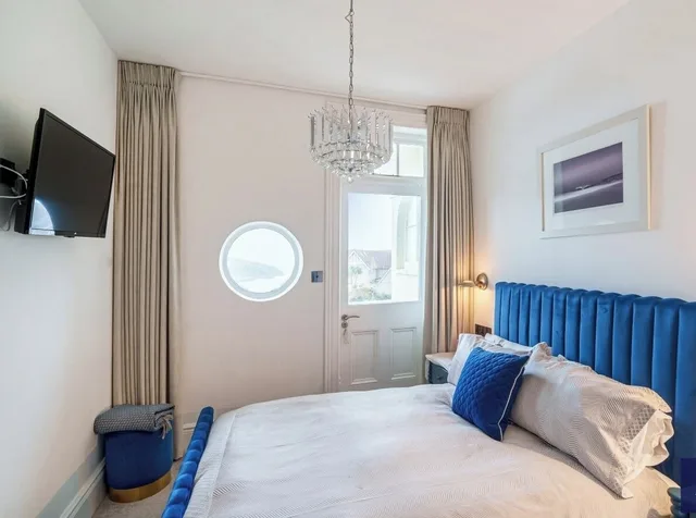 غرفة ديلوكس بسرير مزدوج بإطلالة على البحر بشرفة، Lazy Waves Boutique B&B 1/4