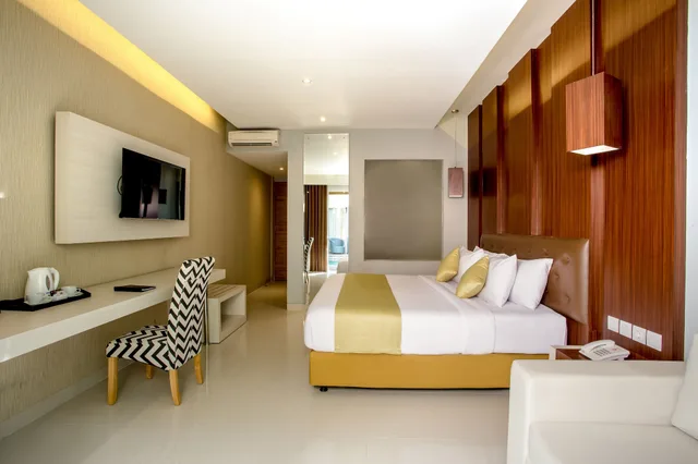 Deluxe, King Bed, Pool View, Tonys Villas and Resort Seminyak Bali 2/7