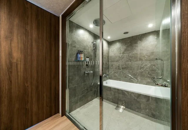 جناح جونيور للمدخنين، Daiwa Roynet Hotel Hakata Reisen Premier 6/6