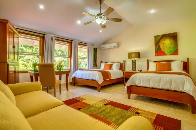 Regal, Queen Bed, Sofa، San Ignacio Resort Hotel 2/6