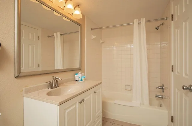 2 Rooms, Deluxe, Suite, 4 Queen Beds, No Balcony, Grande Shores Ocean Resort 10/10