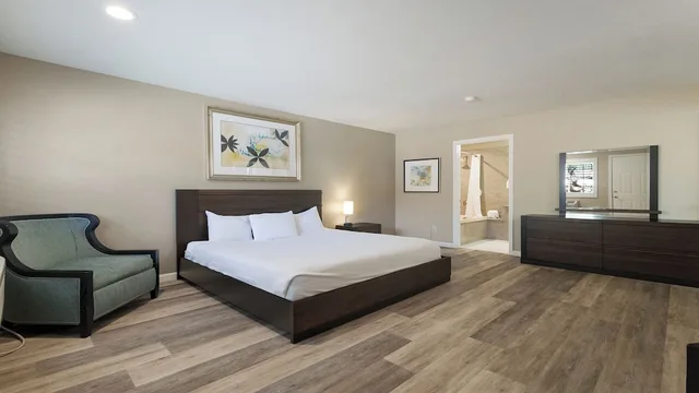 جناح استوديو تنفيذي بسرير كينج بحوض جاكوزي، Country Inn Sonora 1/3