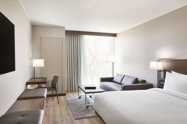 غرفة بسرير كينج مع أريكة، Ac Hotel By Marriott Phoenix Biltmore 8/10