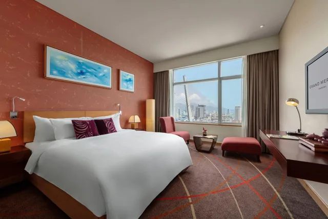 غرفة ديلوكس تنفيذية بسرير كوين بإطلالة على النهر مع دخول الصالة في طابق مرتفع، Grand Mercure Danang 3/6