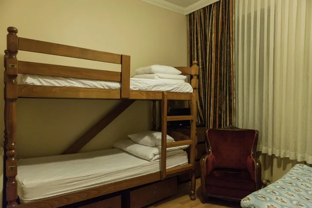 Mixed Dorm, Chambers Of The Boheme 3/6