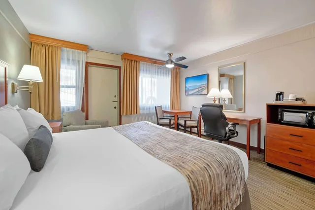 غرفة قياسية بسرير كينج، Best Western Ptarmigan Lodge 1/8